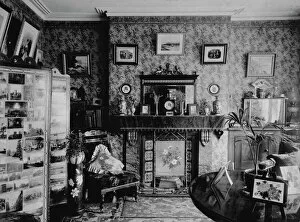 Govier Collection: A view of the living room in Samuel John Goviers house, Chacewater, Cornwall. Early 1900s