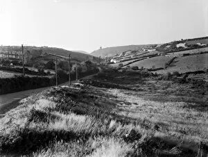 Porthtowan Collection: View down valley towards Porthtowan, Cornwall. 1900s
